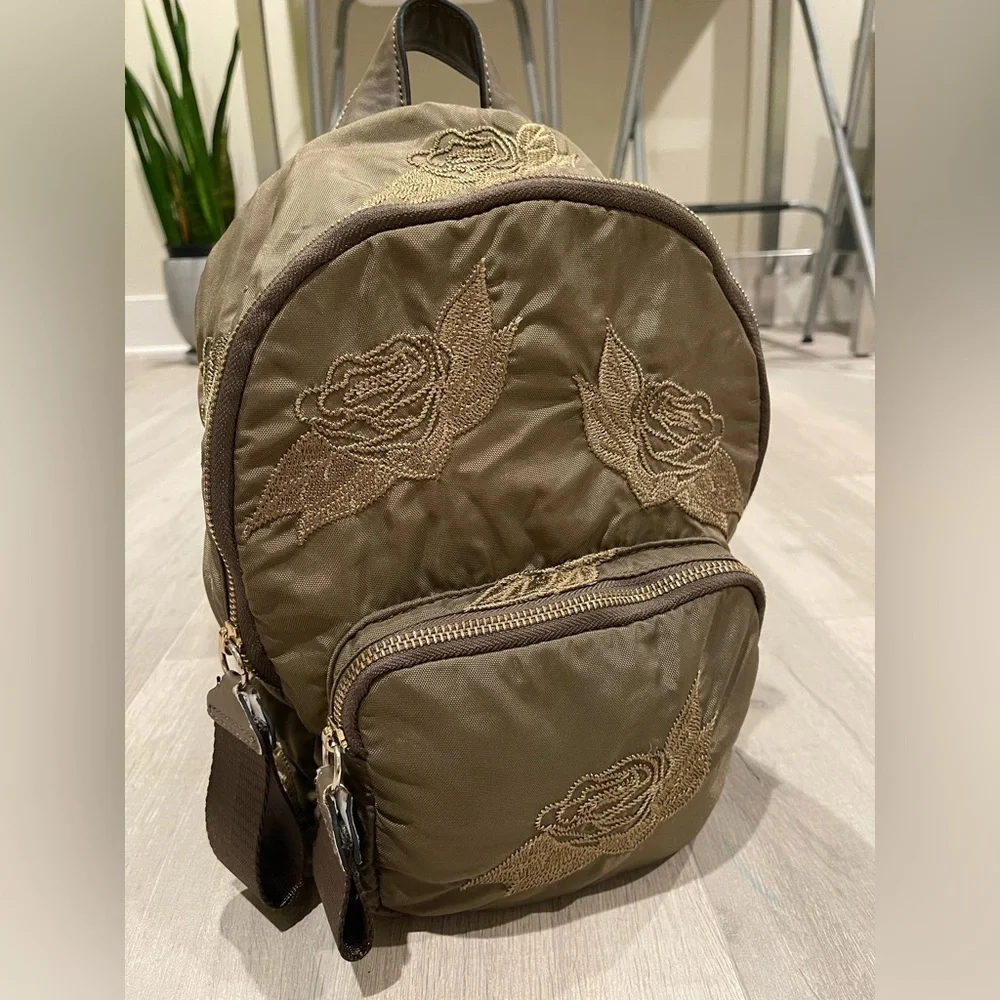 Zara stylish olive